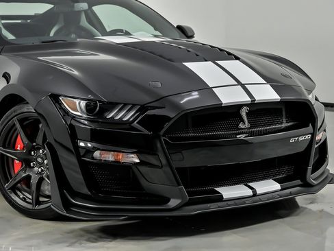 Used 2020 Ford Mustang Shelby GT500 w/ Carbon Fiber Track Pack image 3