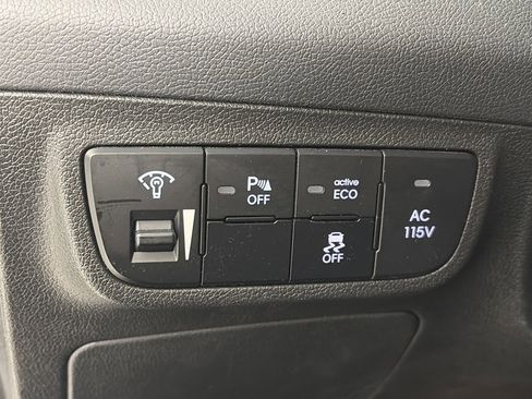 Used 2016 Hyundai Veloster w/ Option Group 03 image 23