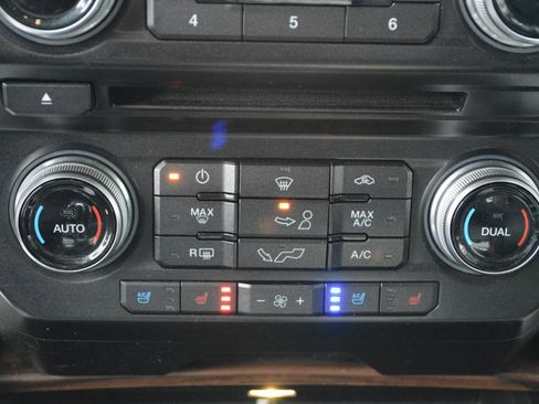 Used 2015 Ford F150 Lariat w/ Equipment Group 502A Luxury image 27