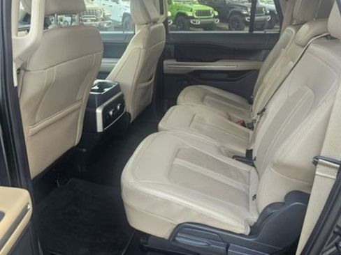 Used 2023 Ford Expedition Max Limited image 7