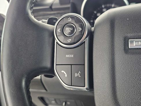 Used 2017 Land Rover Discovery HSE AWD/4WD image 30