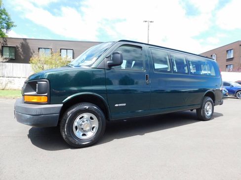 Used 2004 Chevrolet Express 3500 Extended Passenger RWD image 4
