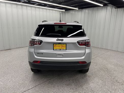 Used 2025 Jeep Compass Latitude w/ Altitude Special Edition image 5