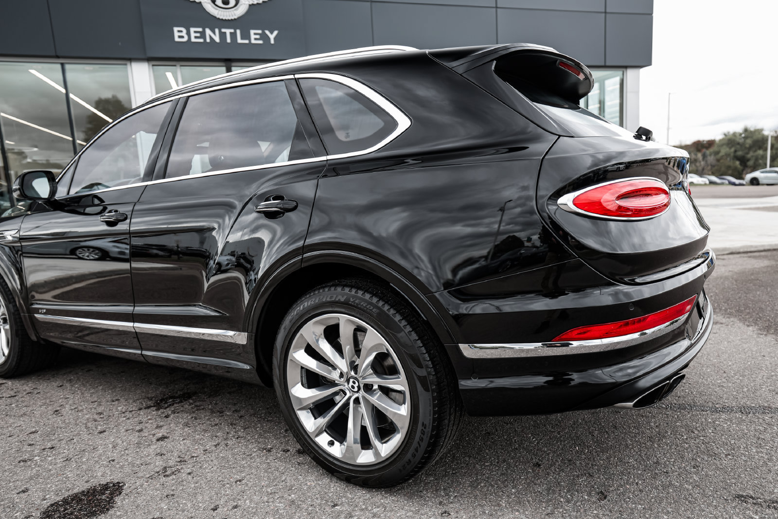 Certified 2022 Bentley Bentayga AWD/4WD image 9
