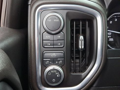 Used 2020 GMC Sierra 1500 SLE w/ X31 Off-Road Package image 25