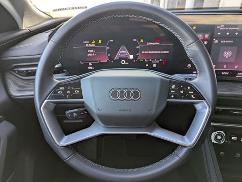 Used 2025 Audi Q5 Premium w/ Convenience Package AWD/4WD image 13