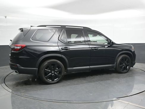 Used 2023 Honda Pilot Elite image 4