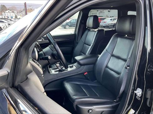 Used 2022 Jeep Grand Cherokee Limited image 24