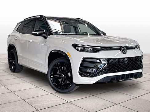 New 2026 Volkswagen Tiguan SE R-Line AWD/4WD image 2