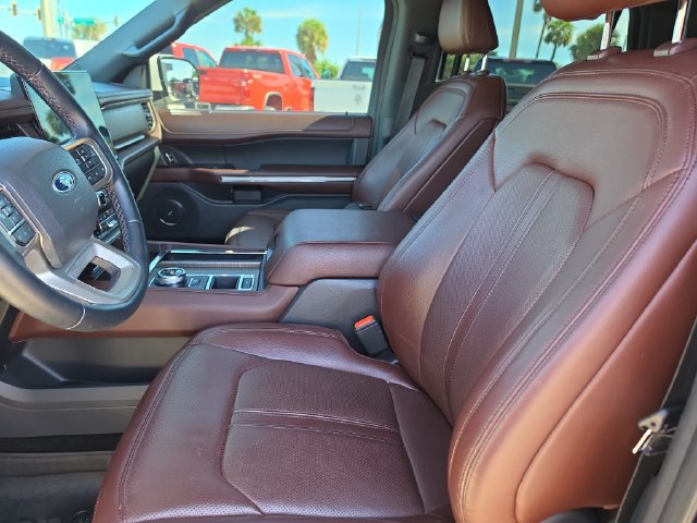 Used 2022 Ford Expedition Limited RWD image 16