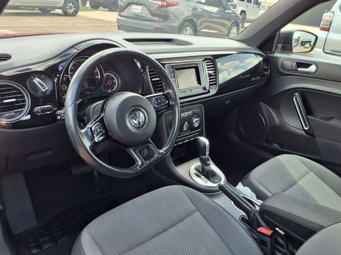 Used 2016 Volkswagen Beetle 1.8T S FWD image 4
