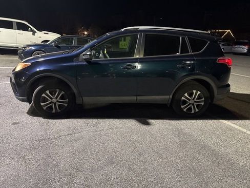 Used 2017 Toyota RAV4 LE image 5