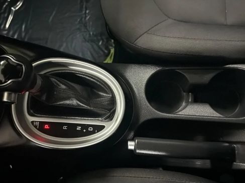 Used 2015 Kia Soul FWD image 12