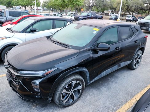 Used 2024 Chevrolet Trax RS w/ Driver Confidence Package image 3