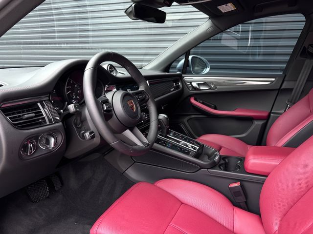 Certified 2026 Porsche Macan GTS AWD/4WD image 4