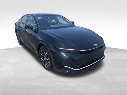 Used 2024 Toyota Crown AWD/4WD image 7
