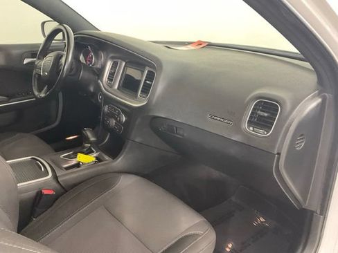 Used 2022 Dodge Charger SXT RWD image 29