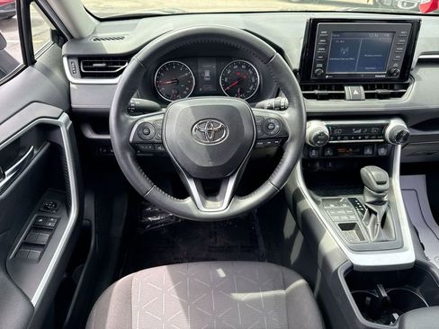 Used 2022 Toyota RAV4 XLE AWD/4WD image 14