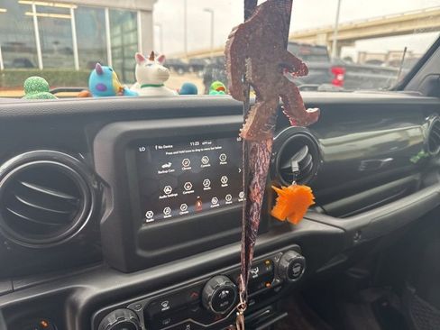 Used 2022 Jeep Gladiator Sport image 5