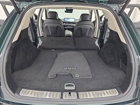Used 2023 Genesis GV70 2.5T w/ Select Package image 18