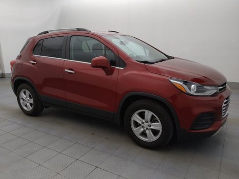 Used 2019 Chevrolet Trax LT w/ LT Convenience Package FWD image 11