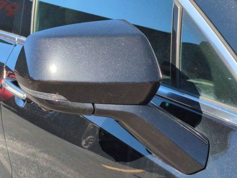 Used 2025 Cadillac XT4 Premium Luxury FWD image 13
