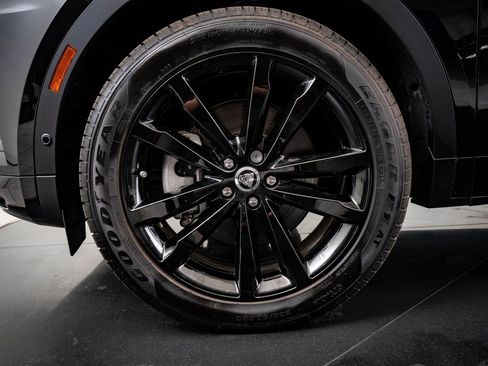 Used 2024 Jaguar E-PACE R-Dynamic SE image 12