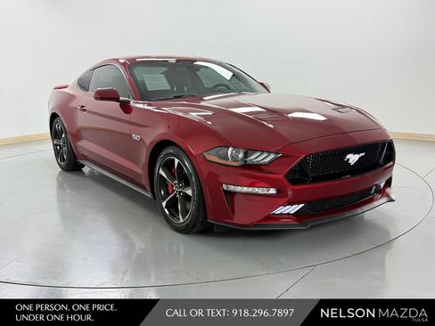 Used 2018 Ford Mustang GT RWD image 4