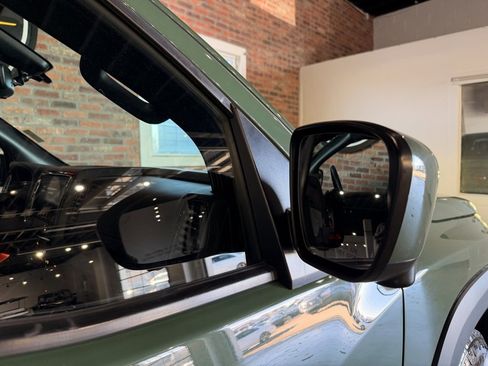 Used 2023 Nissan Frontier PRO-4X w/ Pro-4X Premium Package image 3