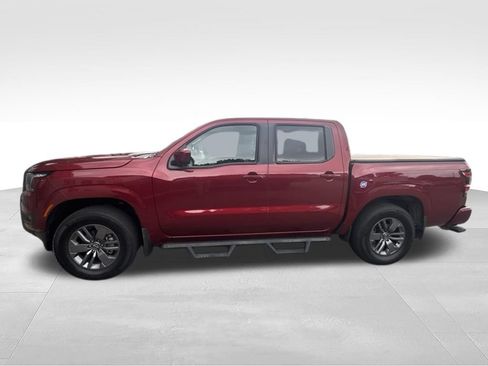Used 2025 Nissan Frontier SV w/ Tow Package RWD image 2
