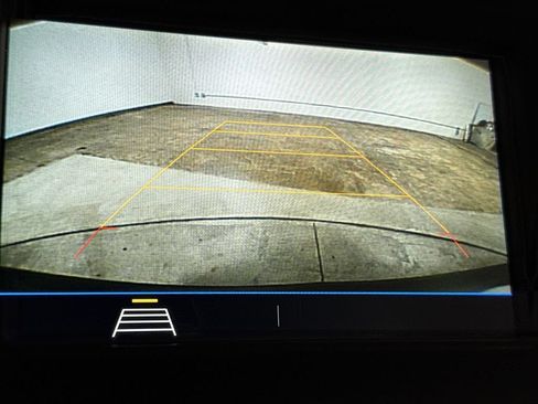 Used 2019 Chevrolet Equinox LT FWD image 15