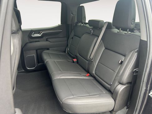 Used 2026 GMC Sierra 1500 SLT AWD/4WD image 13
