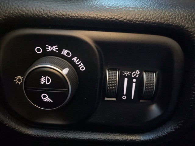 Used 2025 RAM 1500 Big Horn AWD/4WD image 35