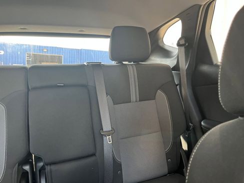 Used 2025 Chevrolet Blazer LT image 38