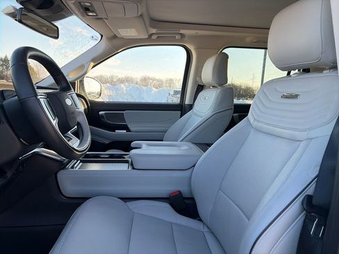 Used 2025 Ford Expedition Max Platinum w/ Platinum Ultimate Package image 25