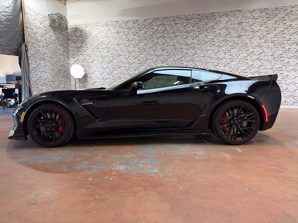 Used 2017 Chevrolet Corvette Z06 RWD image 4