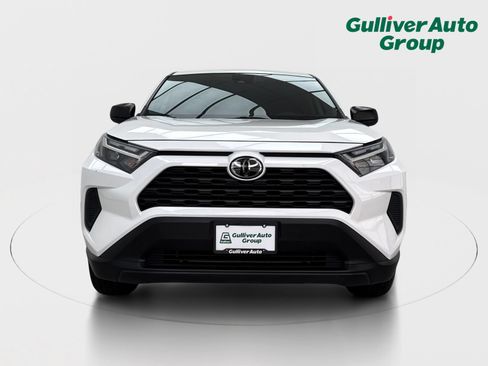 Used 2023 Toyota RAV4 LE FWD image 14