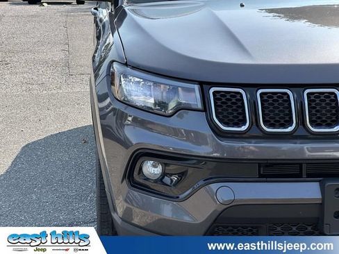 Used 2023 Jeep Compass Limited AWD/4WD image 9