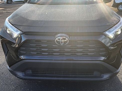 Used 2025 Toyota RAV4 LE AWD/4WD image 4
