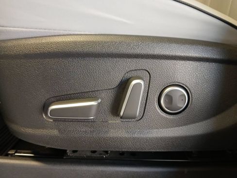 Used 2025 Hyundai Palisade SEL FWD image 16