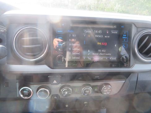 Used 2016 Toyota Tacoma TRD Sport w/ Towing Package image 20