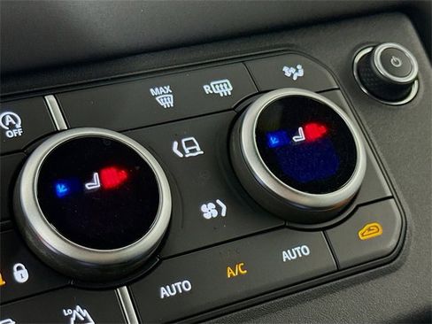 Used 2025 Land Rover Defender 110 S image 23