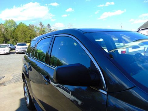 Used 2017 Chevrolet Equinox LS AWD/4WD image 63