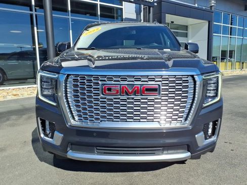 Used 2022 GMC Yukon XL Denali AWD/4WD image 9