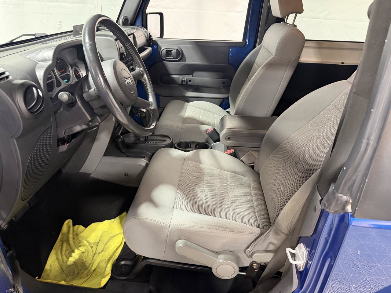 Used 2009 Jeep Wrangler Rubicon w/ Dual Top Group AWD/4WD image 18