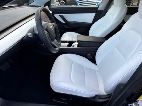 Used 2020 Tesla Model 3 Standard Range RWD image 28