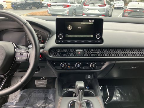 Used 2025 Honda HR-V Sport image 28