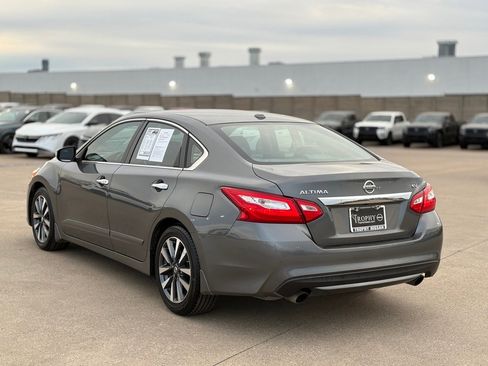 Used 2017 Nissan Altima 2.5 SV w/ Convenience Package image 6