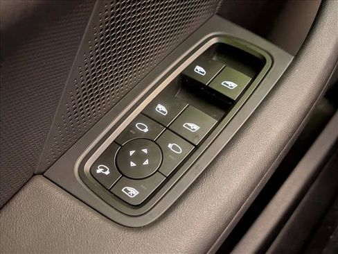 Used 2023 Porsche Taycan w/ Premium Package image 26