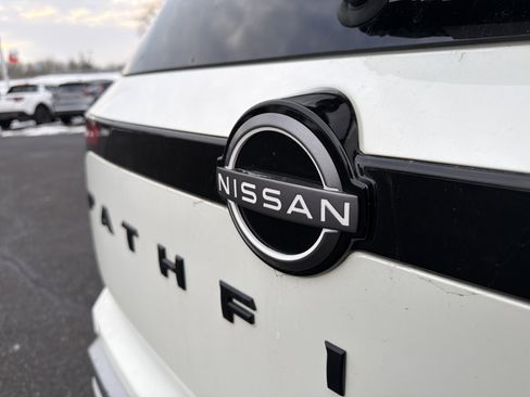 Certified 2022 Nissan Pathfinder SL w/ SL Black Package image 32